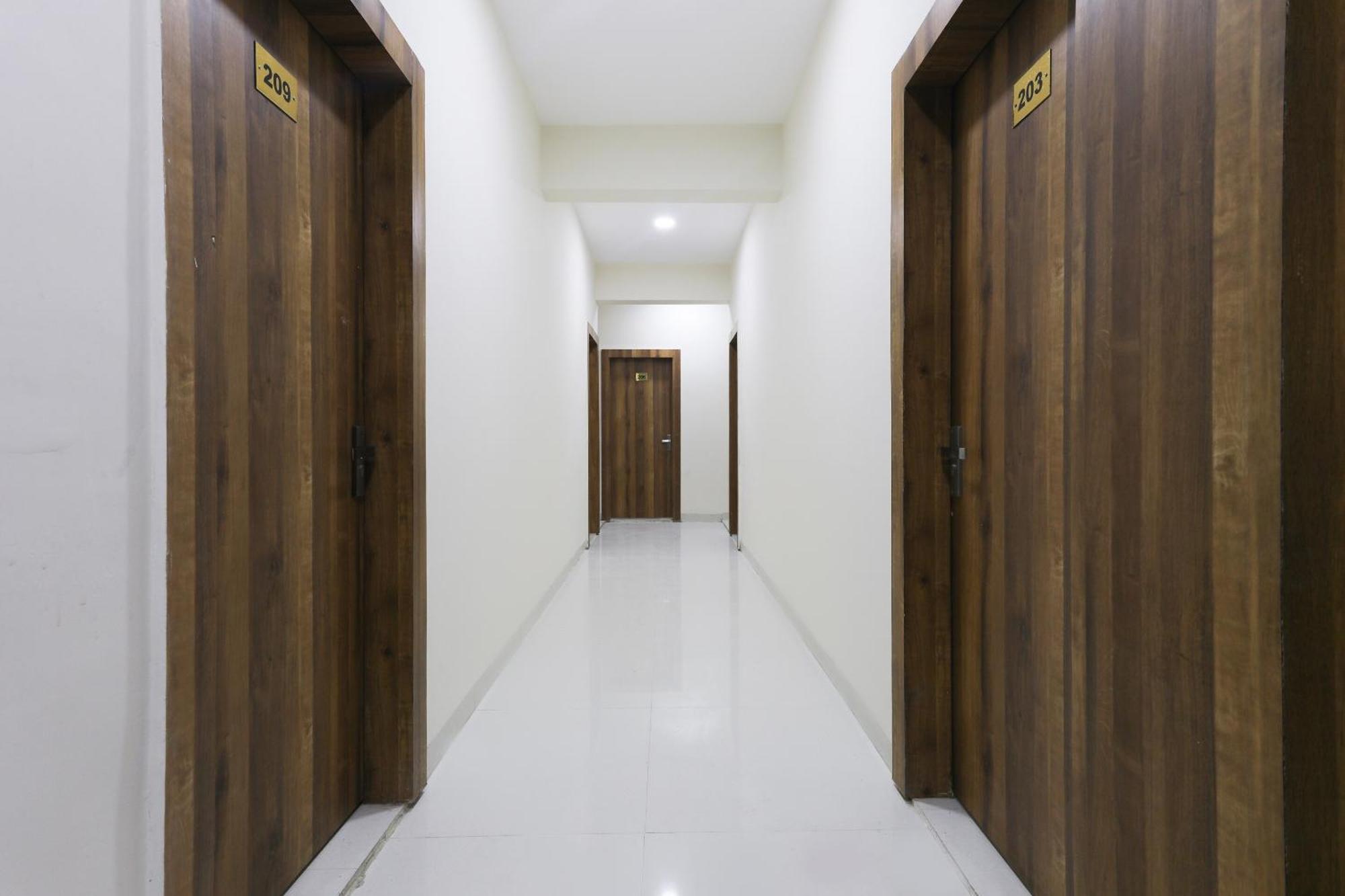 Hotel O La Flora Indore Zewnętrze zdjęcie